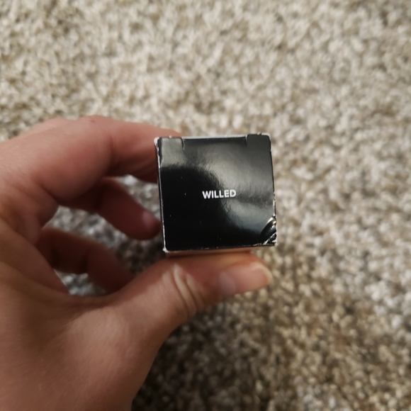 Younique liquid eyeshadow- Willed - Picture 2 of 4